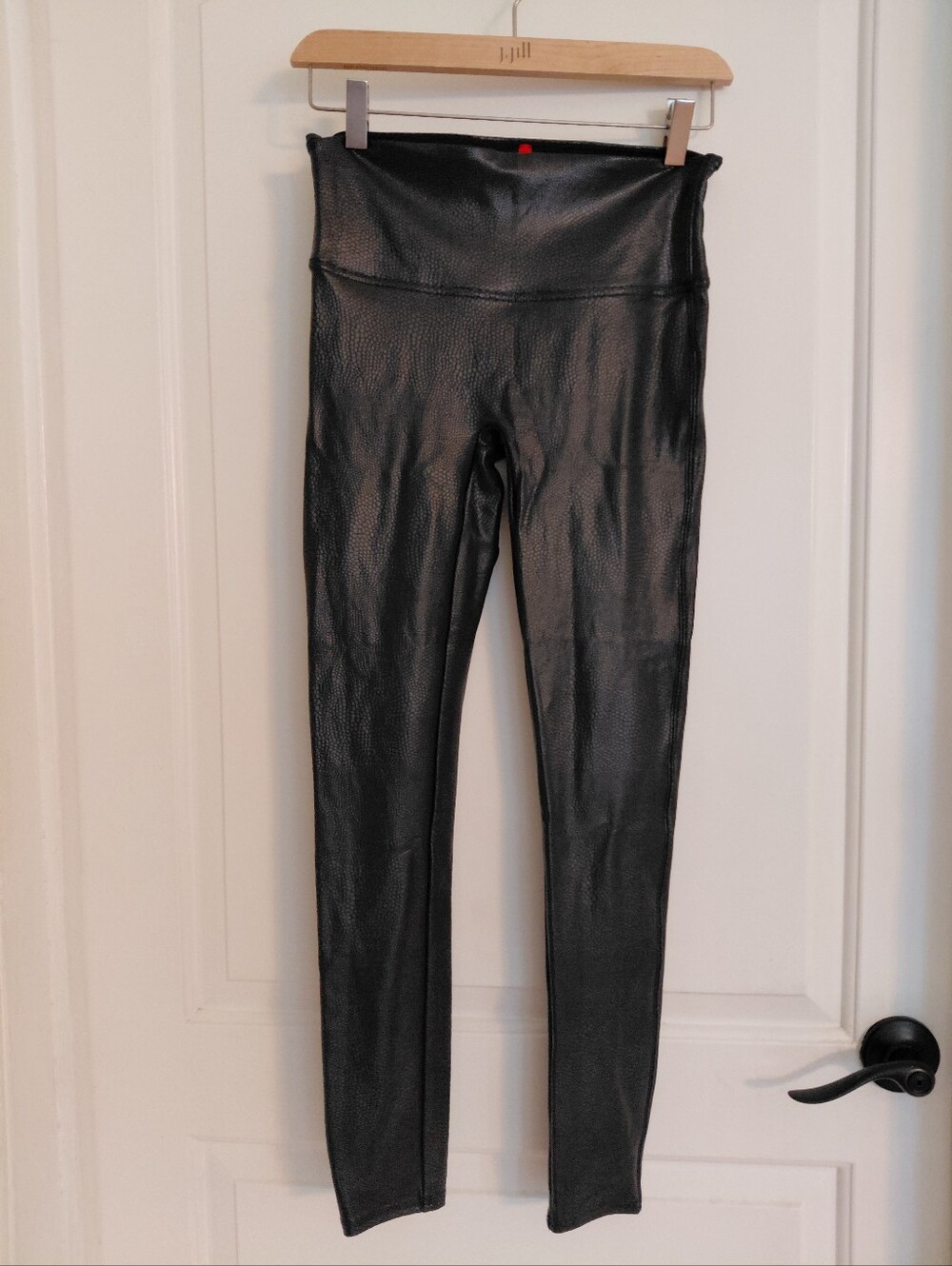 SPANX Faux Leather Snakeskin Leggings in Black Medium